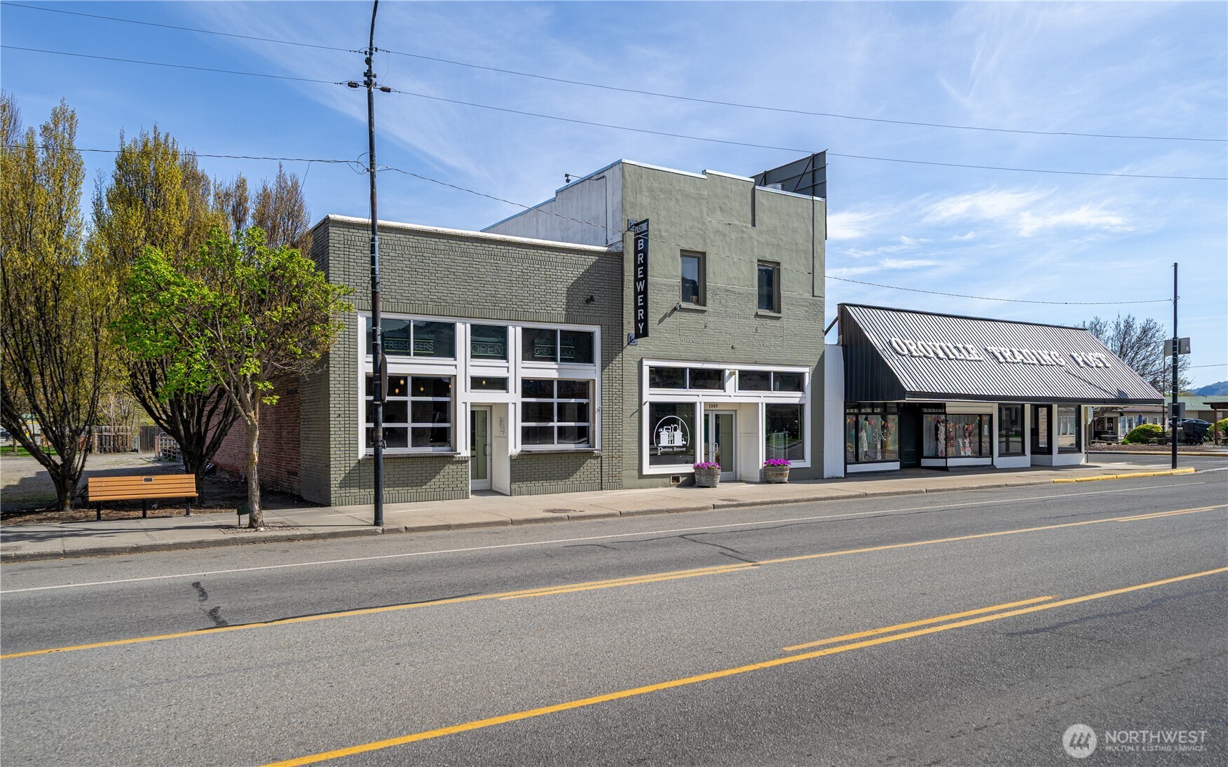 1307 Main Property Photo 34