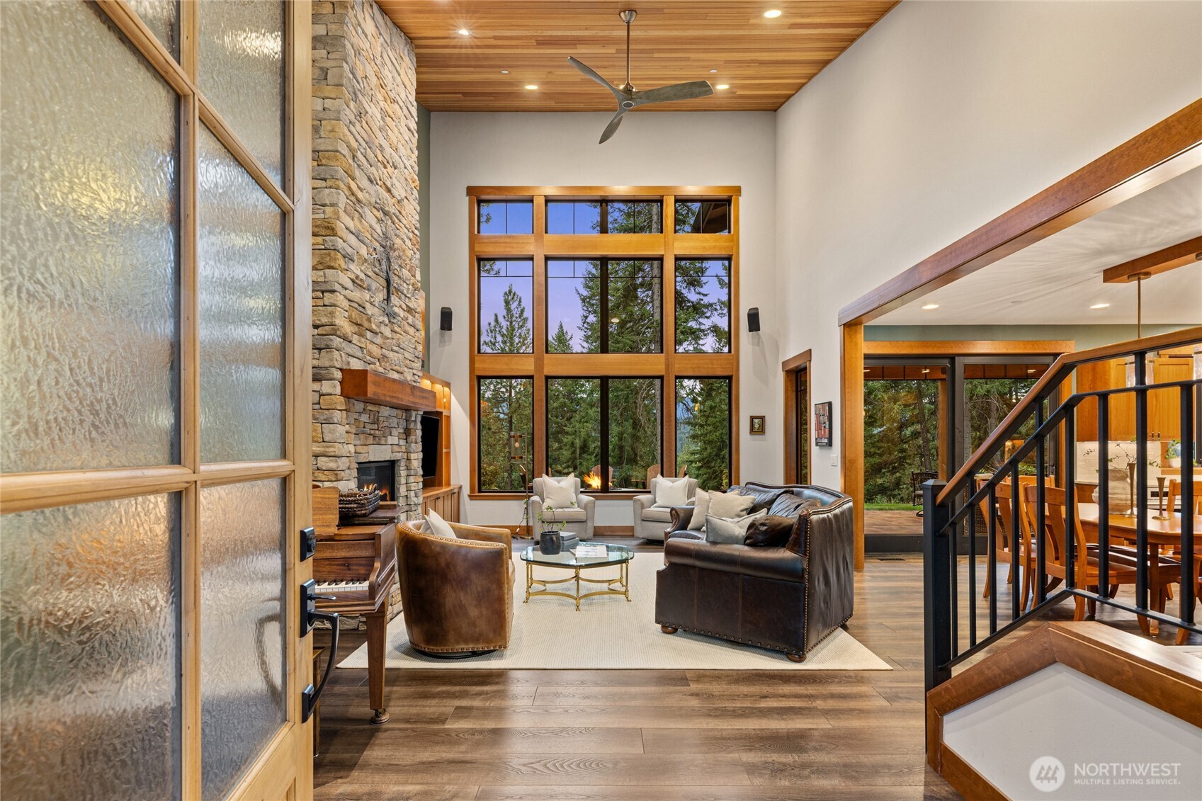 891 Kokanee Loop Property Photo 3