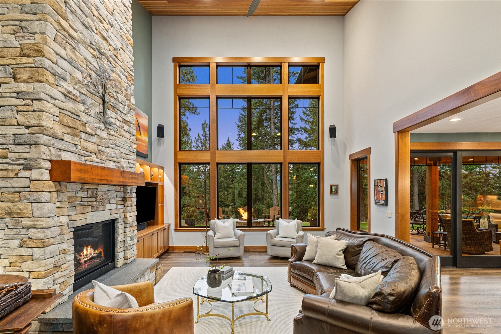 891 Kokanee Loop Property Photo 4