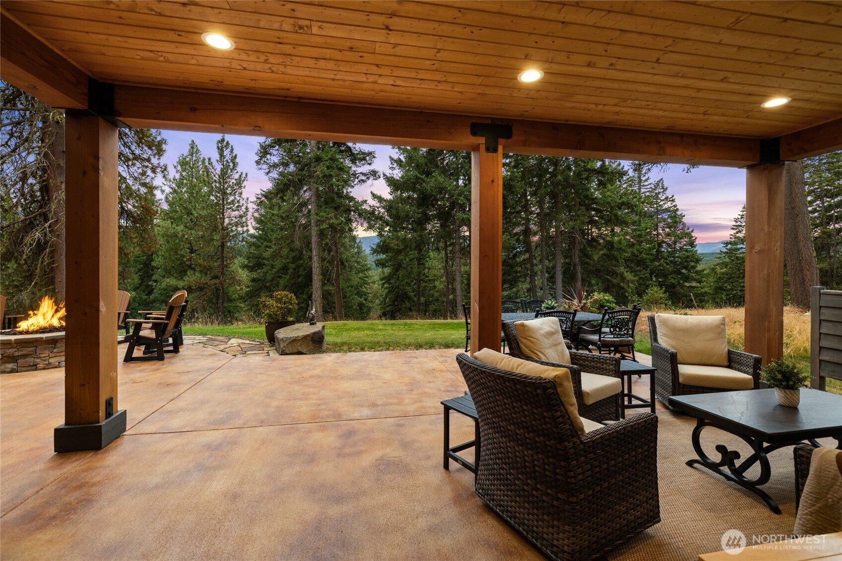 891 Kokanee Loop Property Photo 11