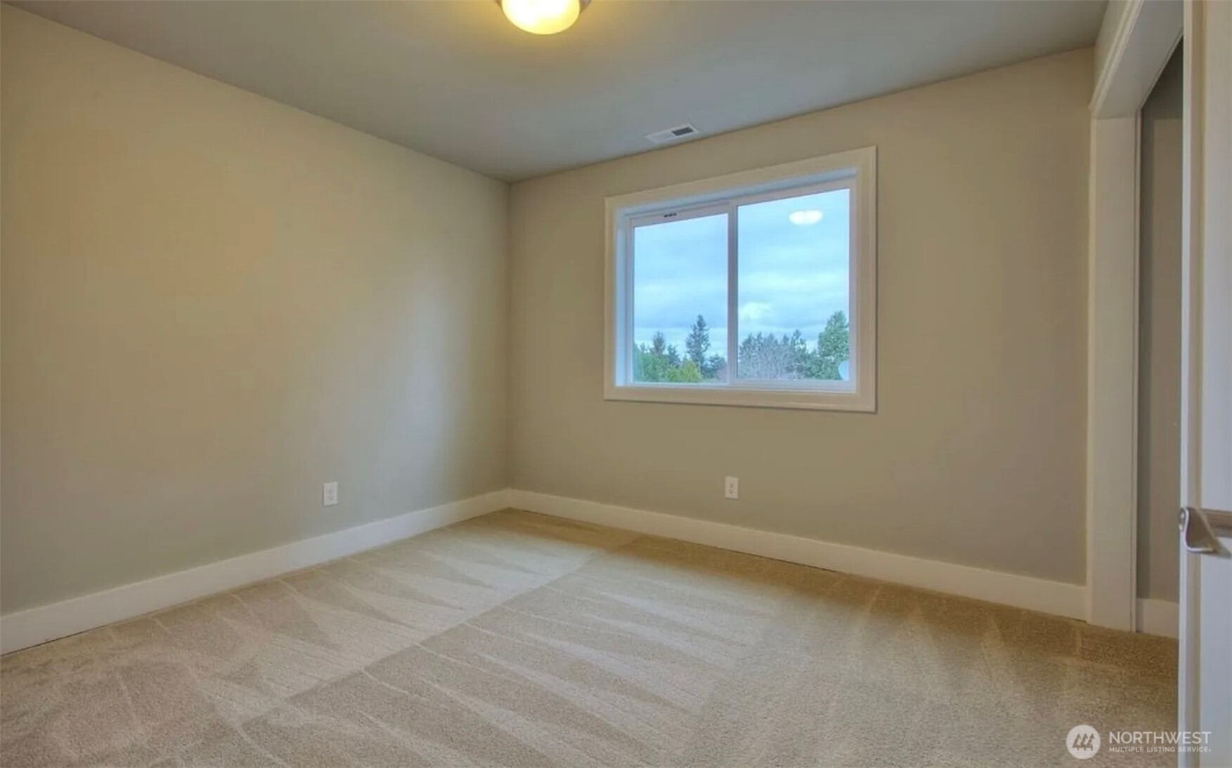 4238 S 164th Street Property Photo 11