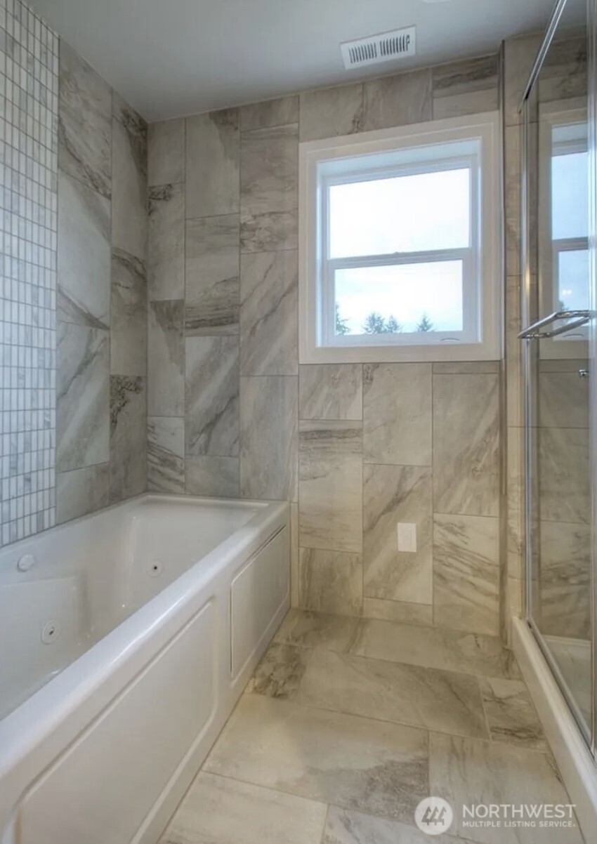4238 S 164th Street Property Photo 15