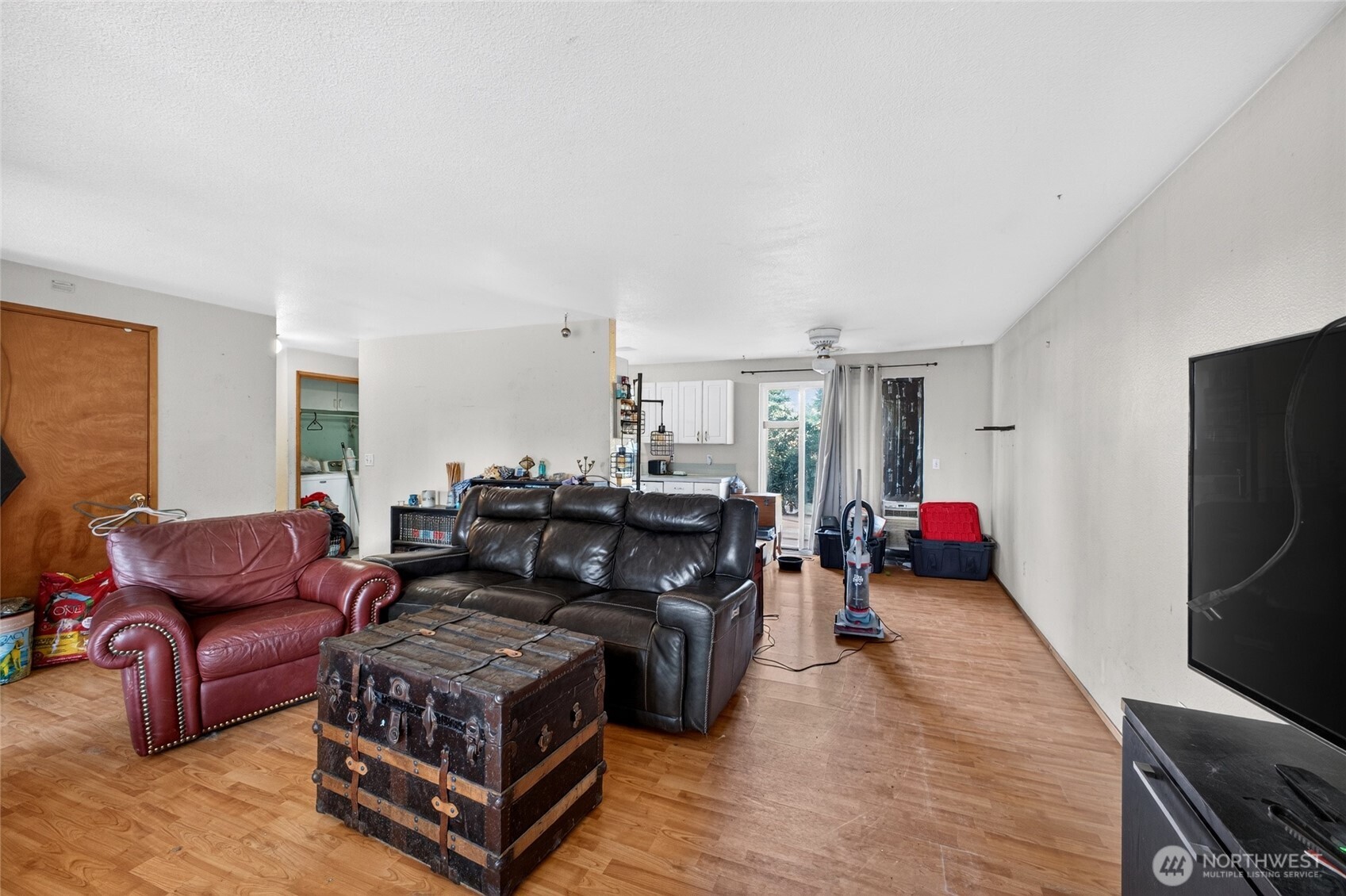 7911 Steamboat Island Road Property Photo 5