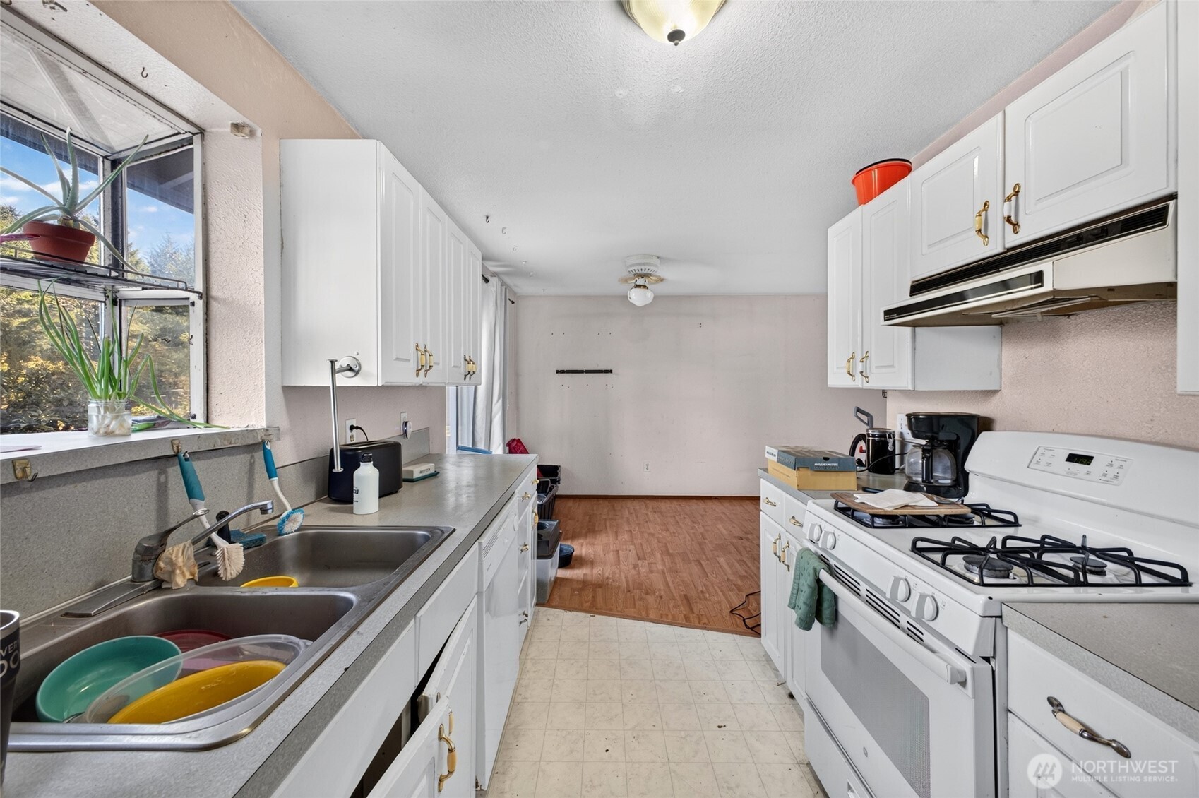 7911 Steamboat Island Road Property Photo 7