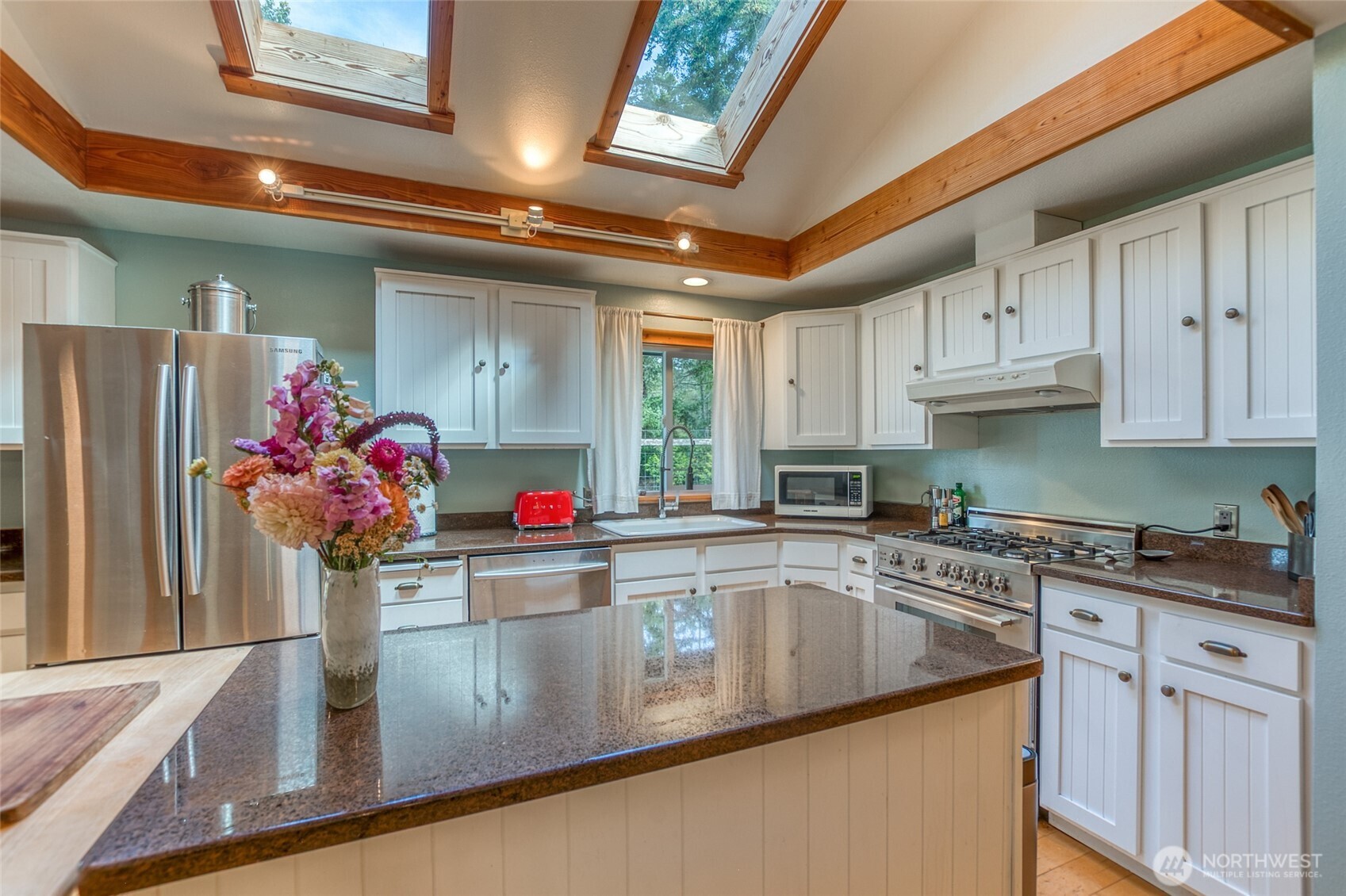 2822 Enchanted Forest Road Property Photo 10