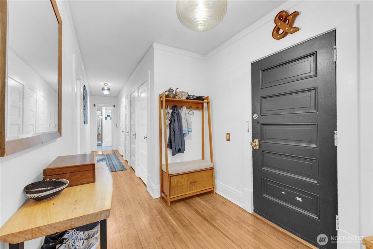 615 Boren Avenue 8 Property Photo 5