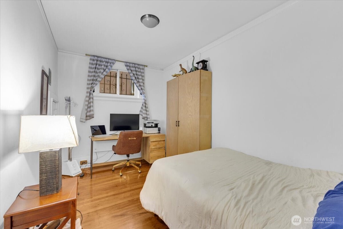 615 Boren Avenue 8 Property Photo 6