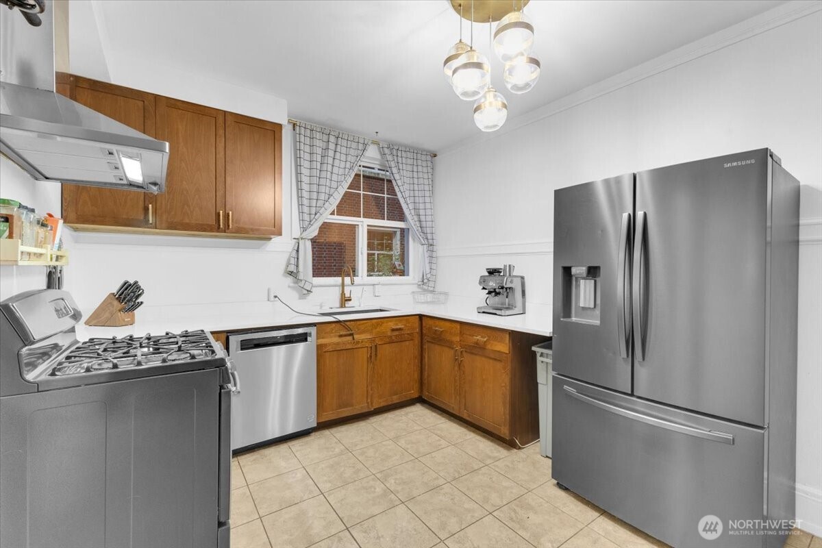 615 Boren Avenue 8 Property Photo 12
