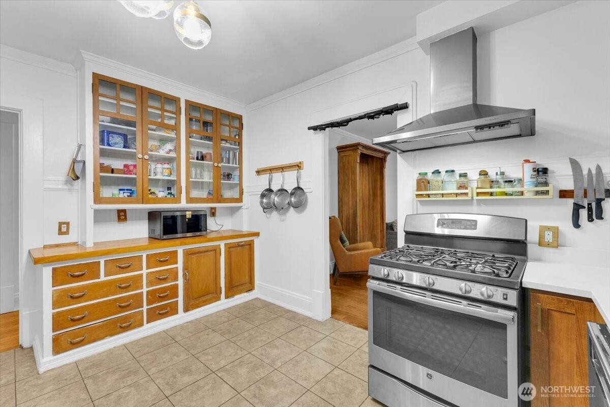 615 Boren Avenue 8 Property Photo 15