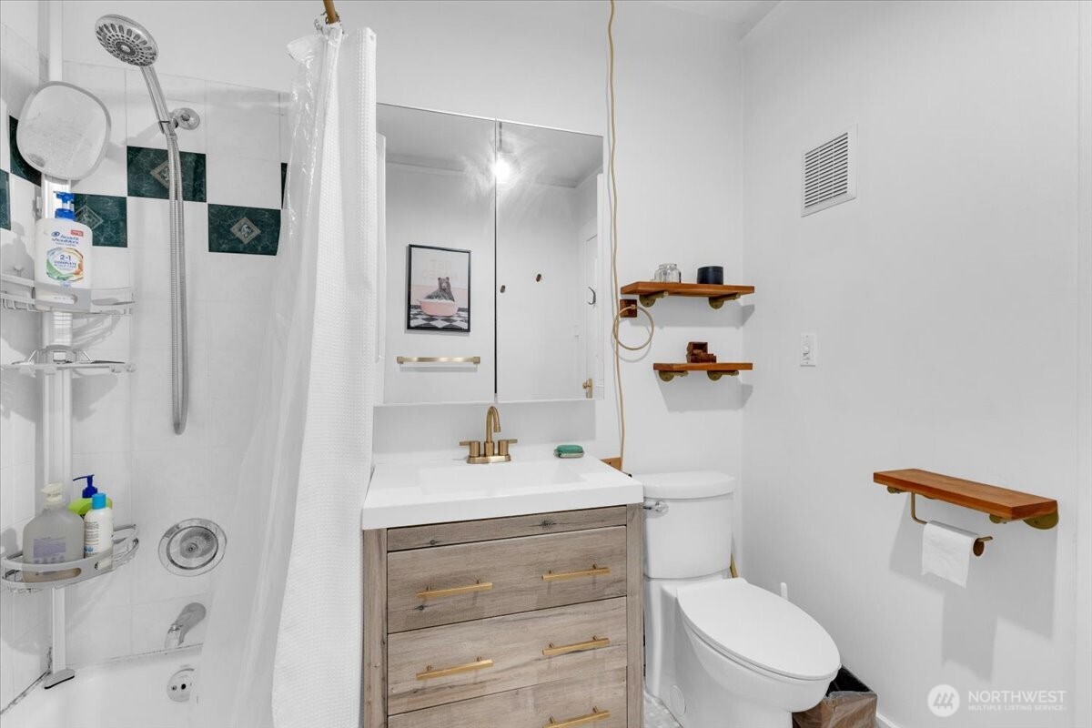 615 Boren Avenue 8 Property Photo 19