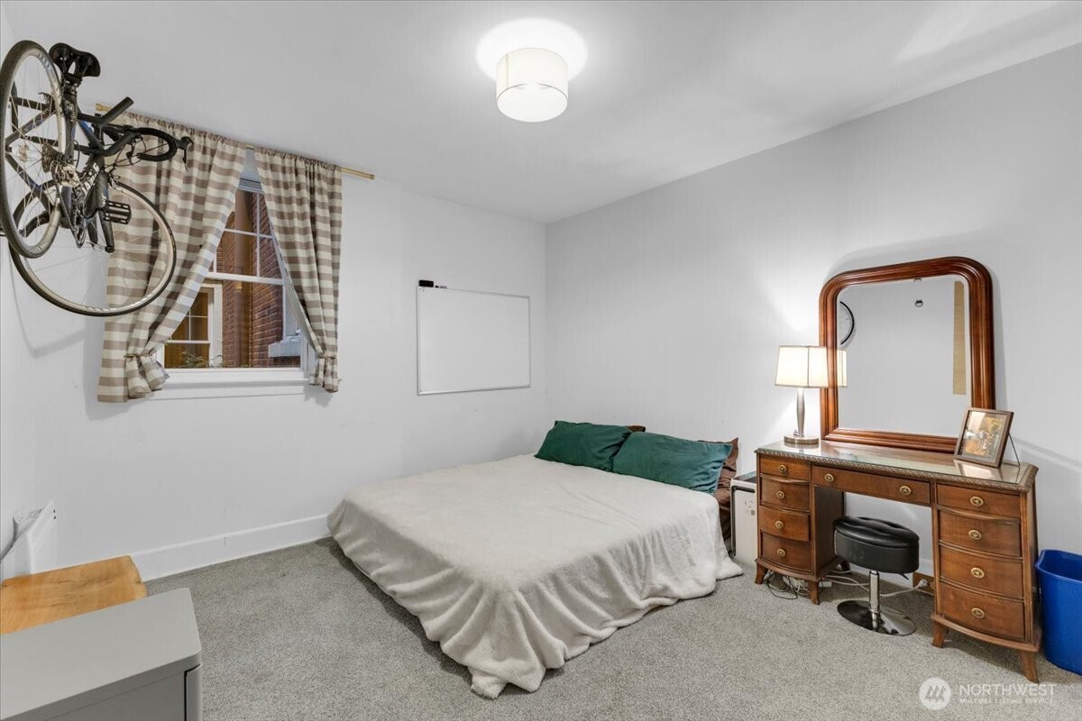615 Boren Avenue 8 Property Photo 23