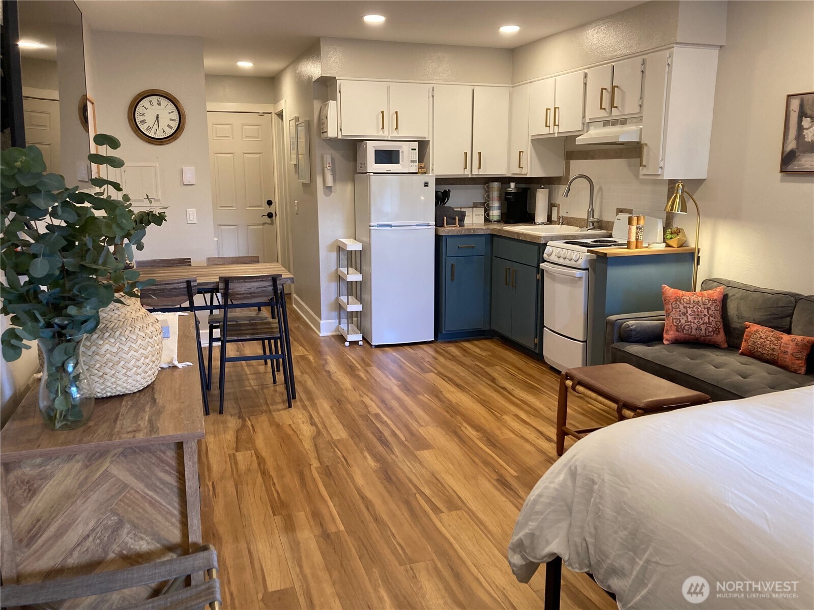 250 Tucker Avenue 2 Property Photo 8