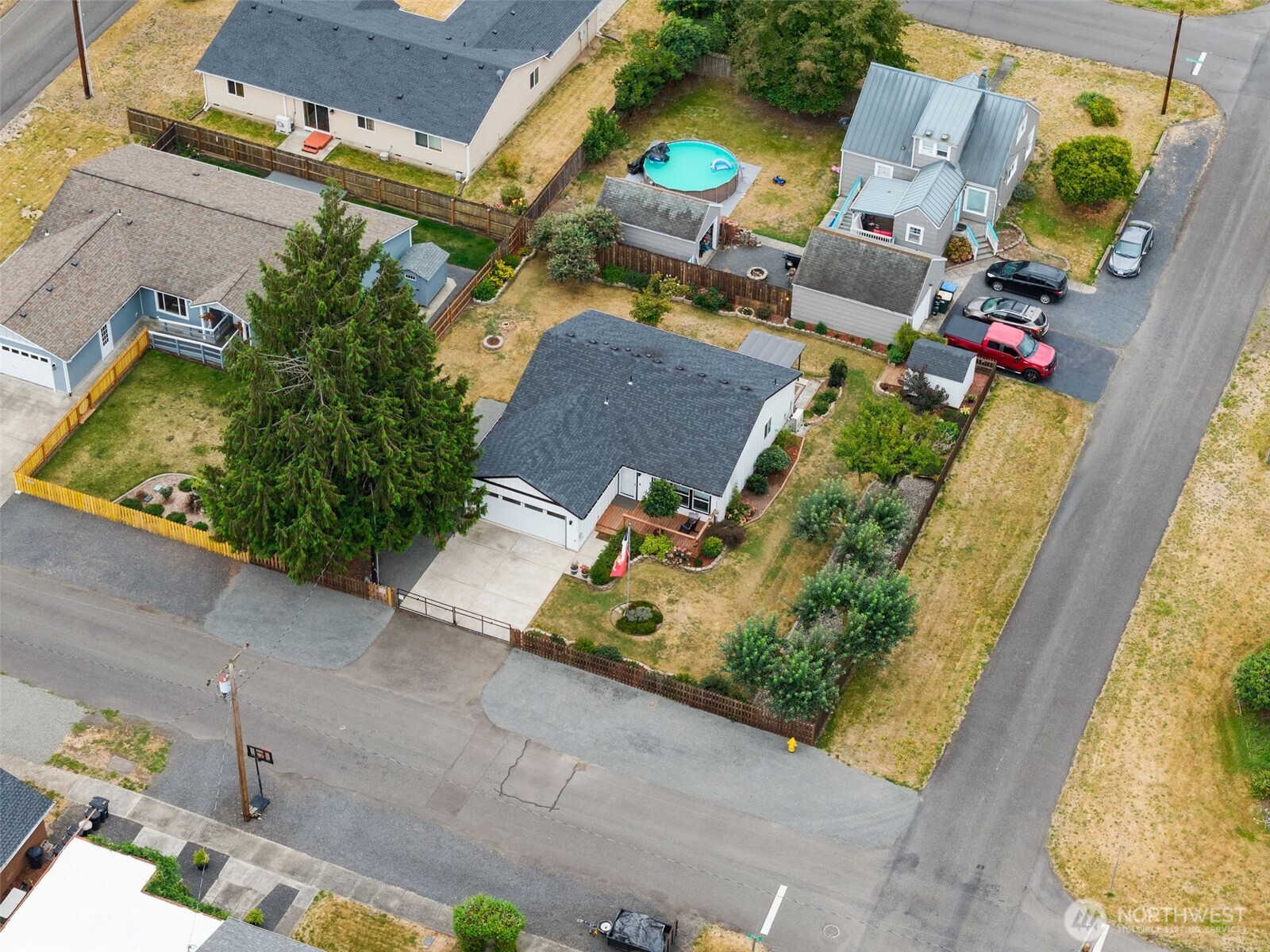 311 Pine Street Property Photo 4