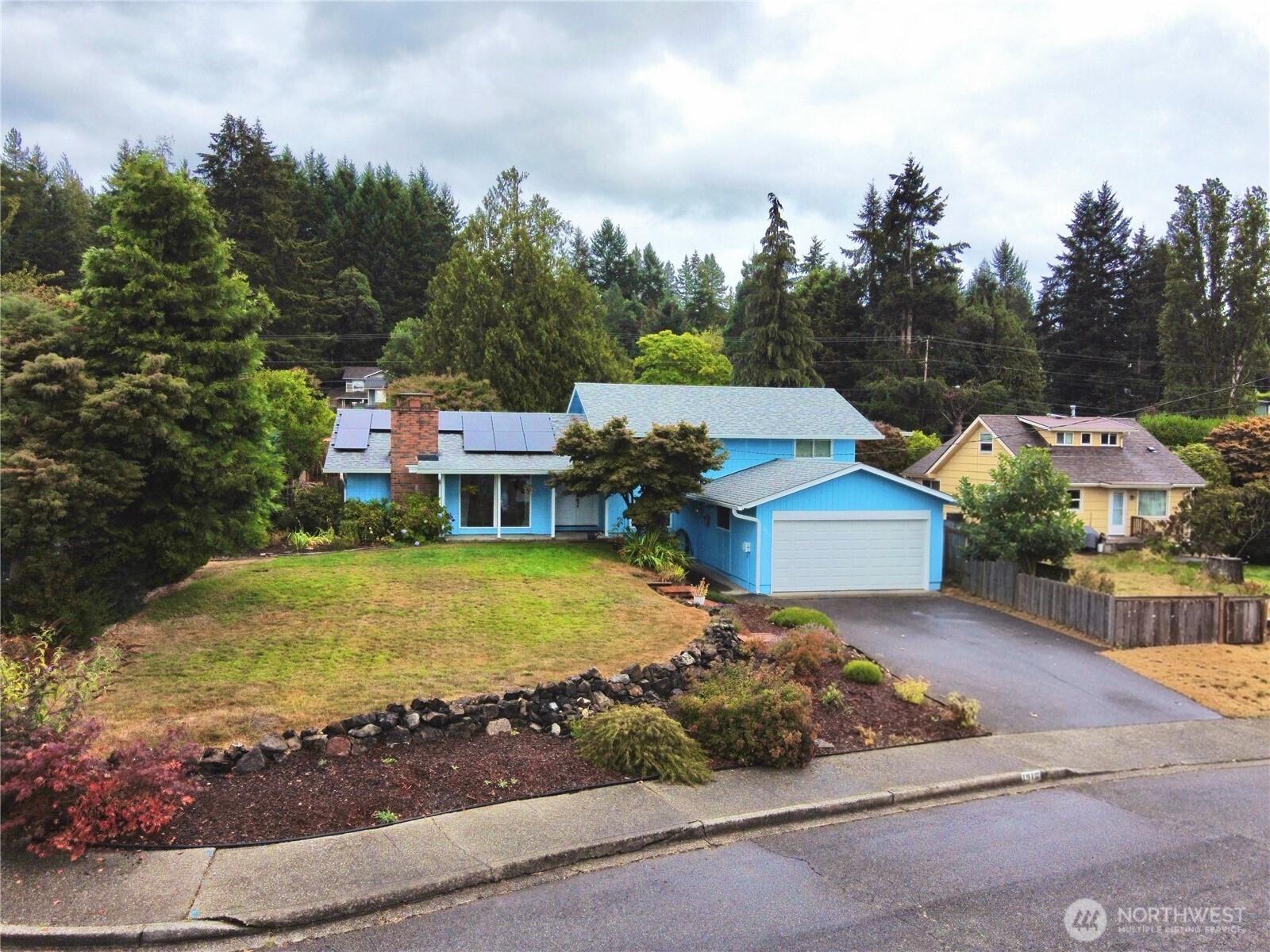 1516 Bradley Court Property Photo 2