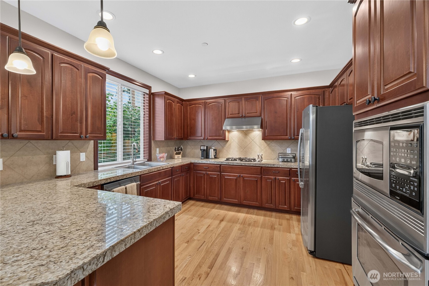 25528 Lake Wilderness Place Property Photo 8