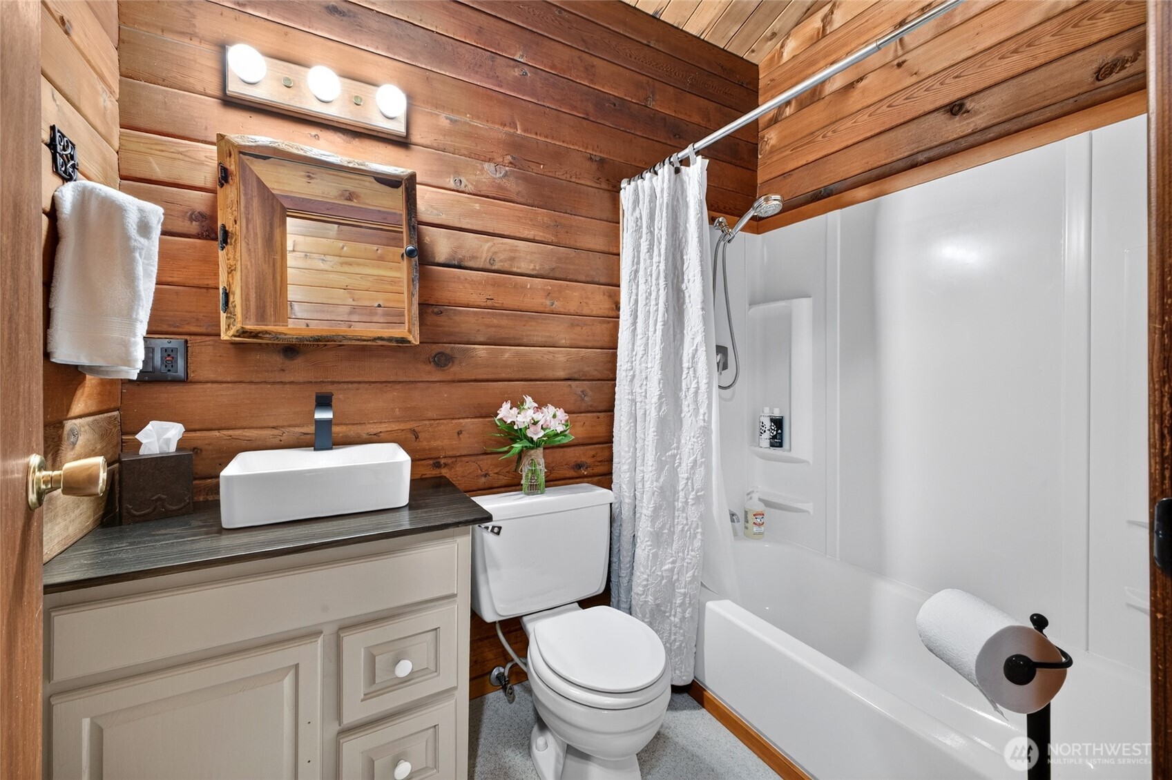 16805 Rainbow Lane Property Photo 12