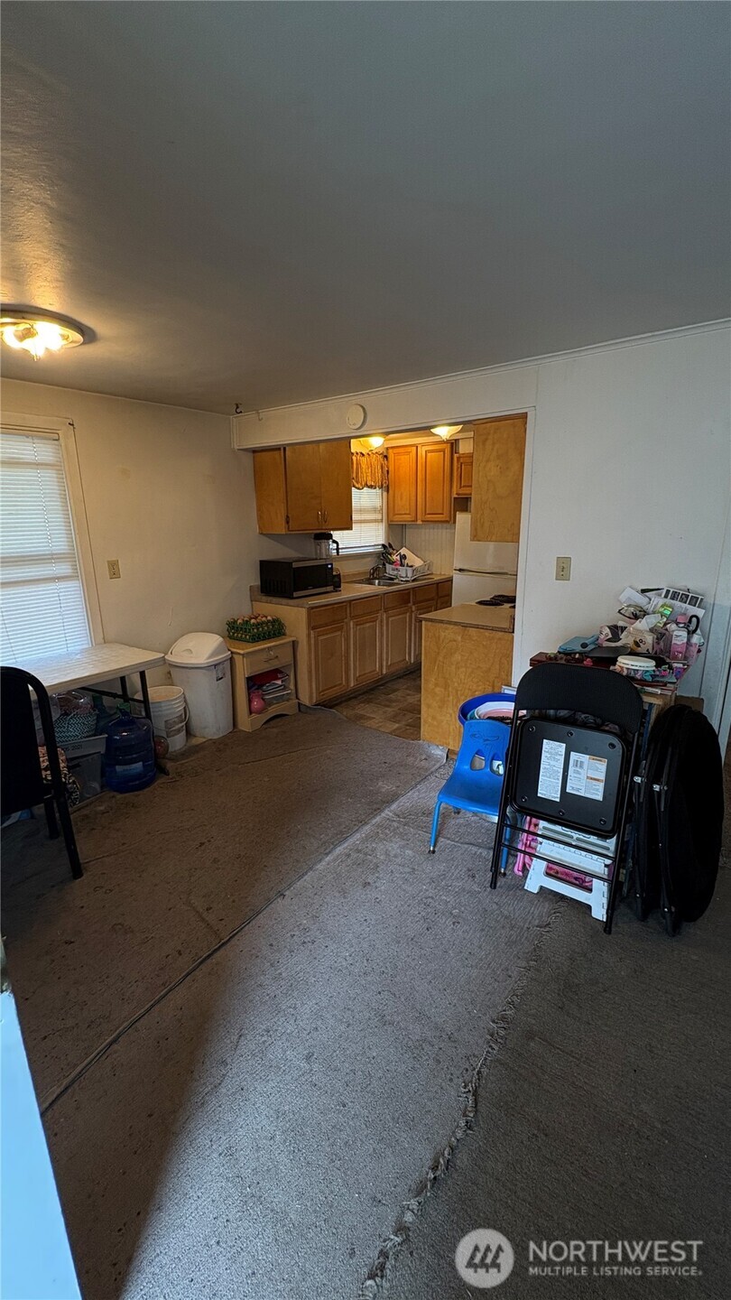 49 Willow Lane Property Photo 13