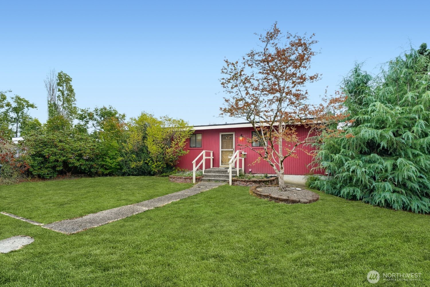 12524 13th Avenue Property Photo 3