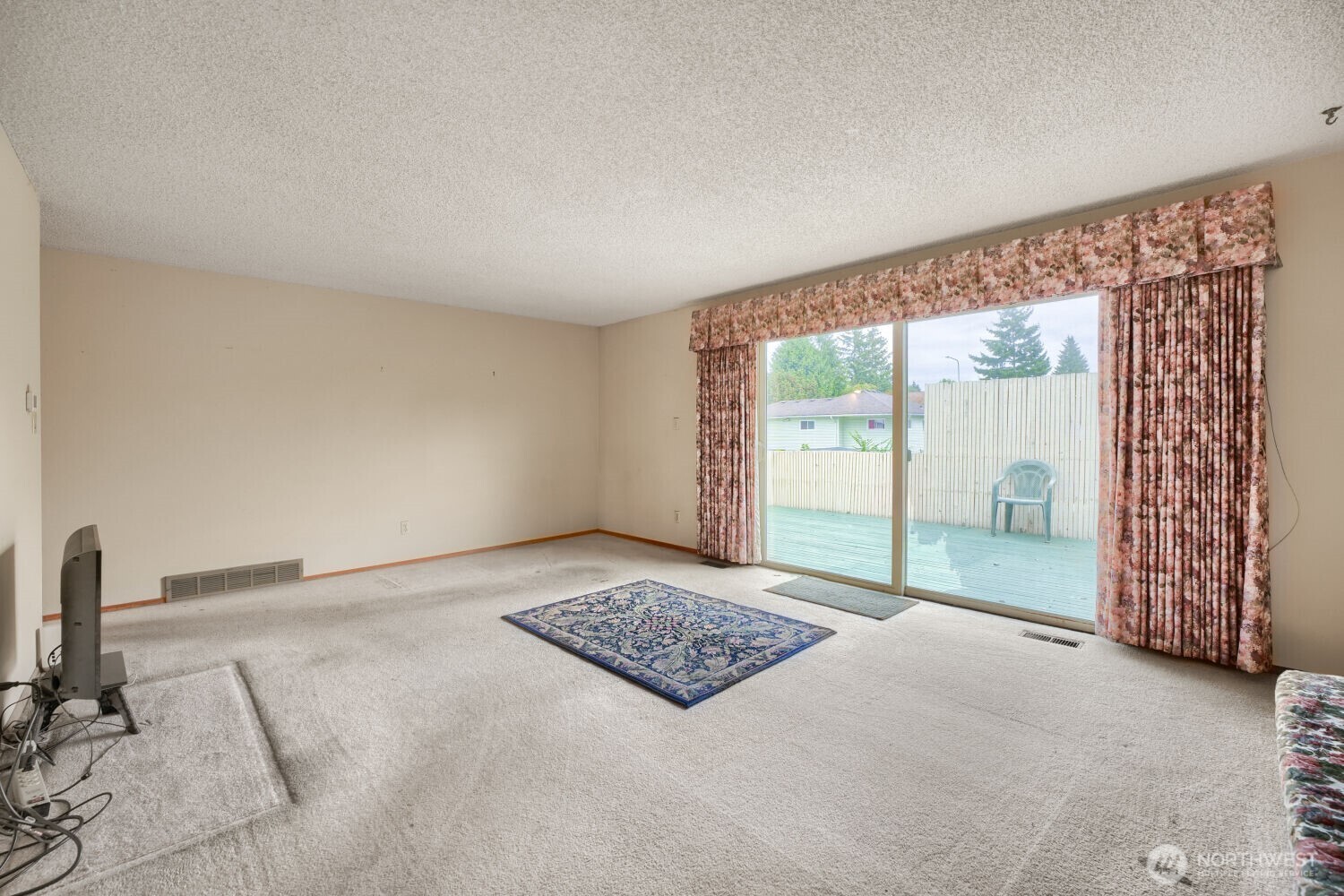 12524 13th Avenue Property Photo 7
