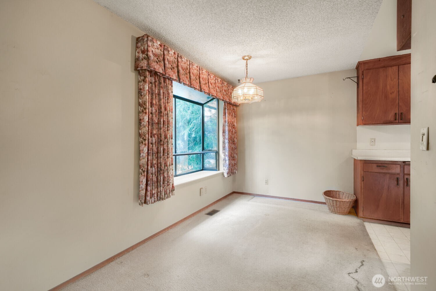 12524 13th Avenue Property Photo 8