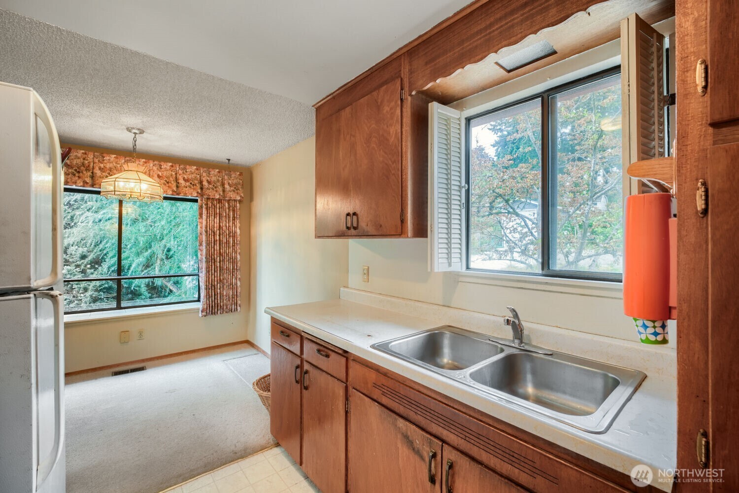 12524 13th Avenue Property Photo 10