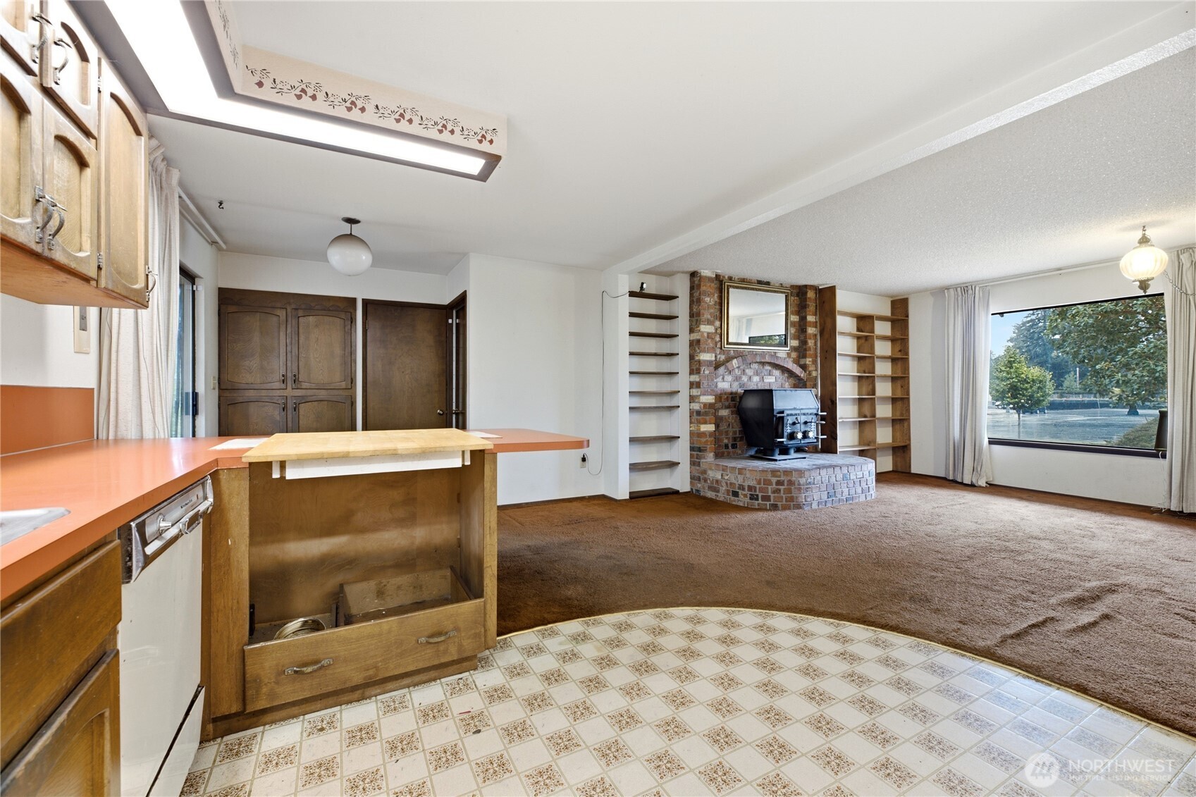 12703 Vernon Avenue Property Photo 15