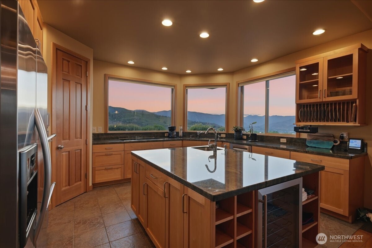 825 Hawks Meadow Road Property Photo 10