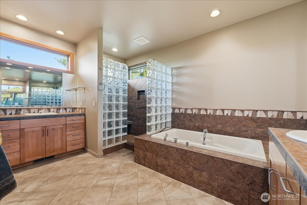 825 Hawks Meadow Road Property Photo 17