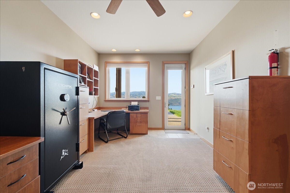 825 Hawks Meadow Road Property Photo 19
