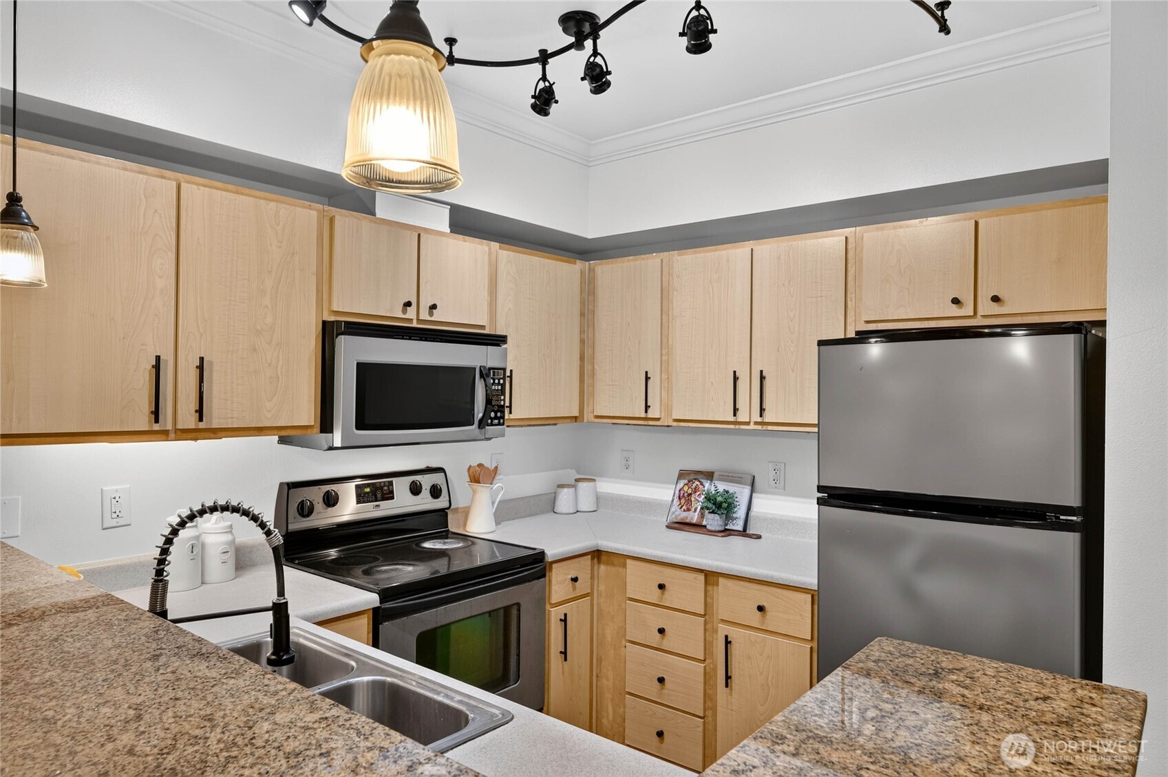 10709 Valley View Road C103 Property Photo 8