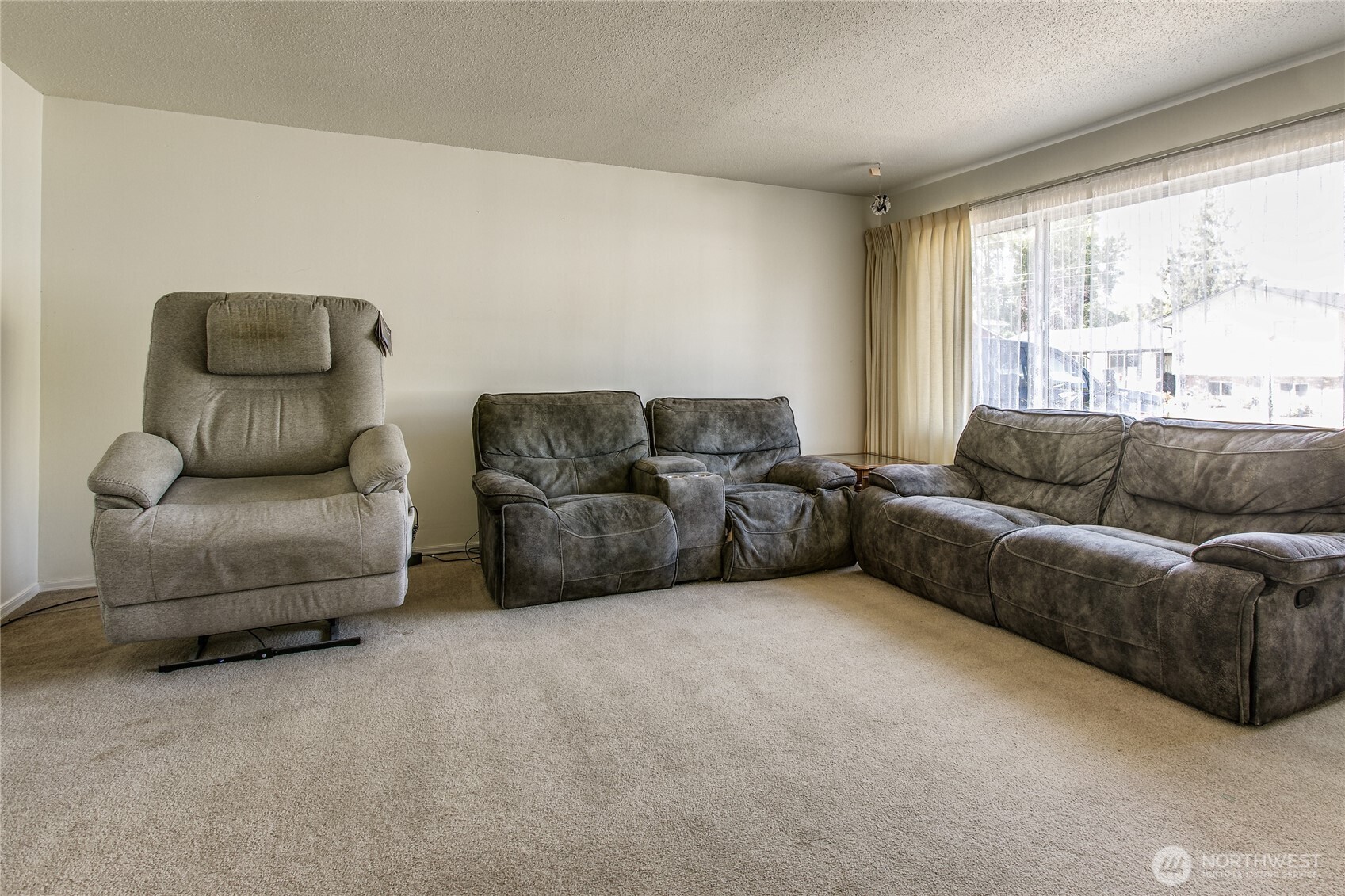 3039 Cherrywood Avenue Property Photo 3