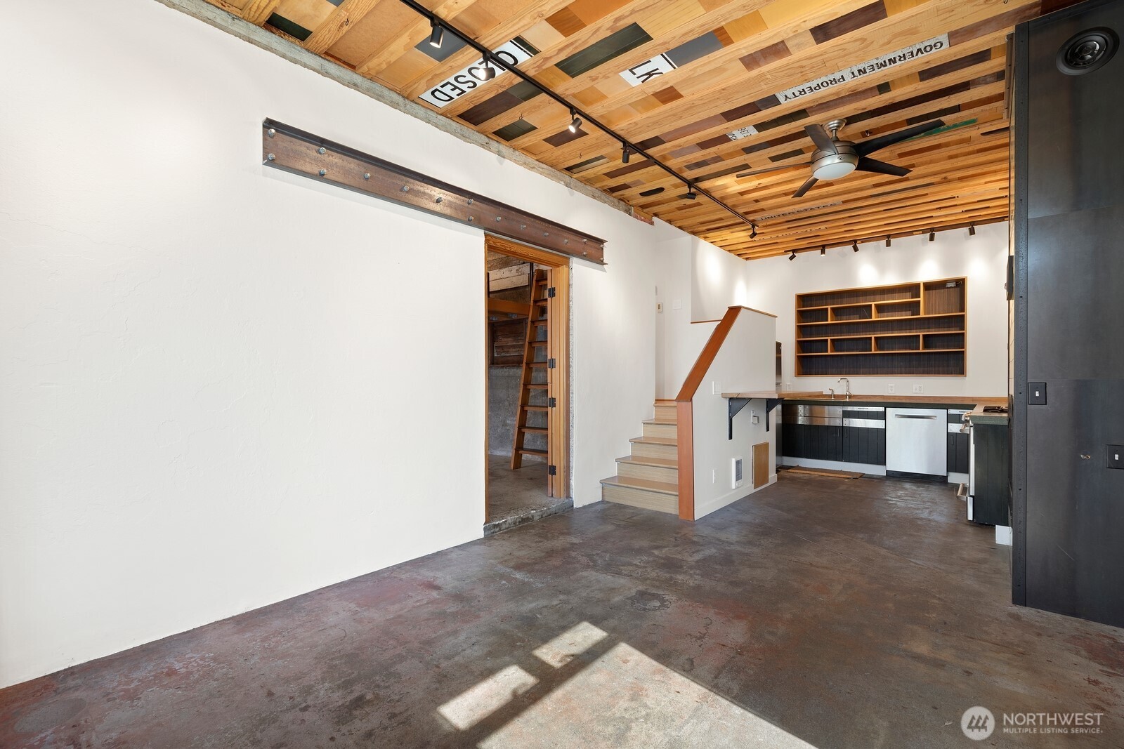 112 18th Avenue Property Photo 5