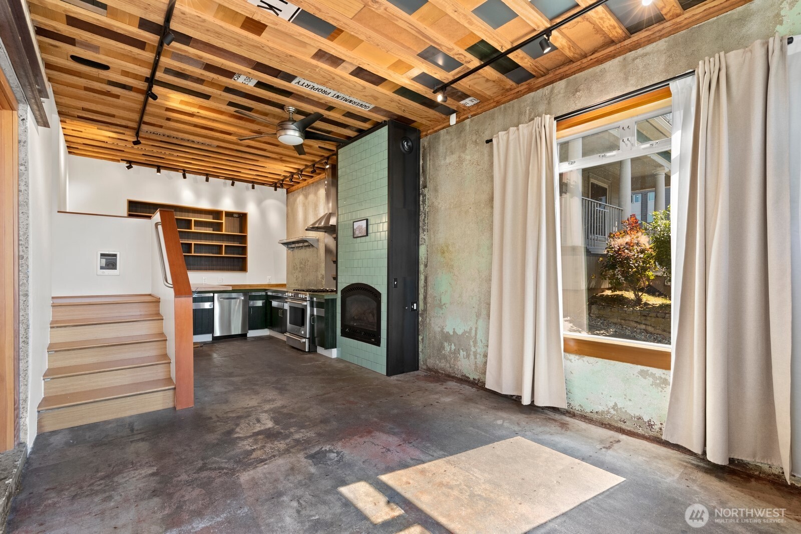 112 18th Avenue Property Photo 7