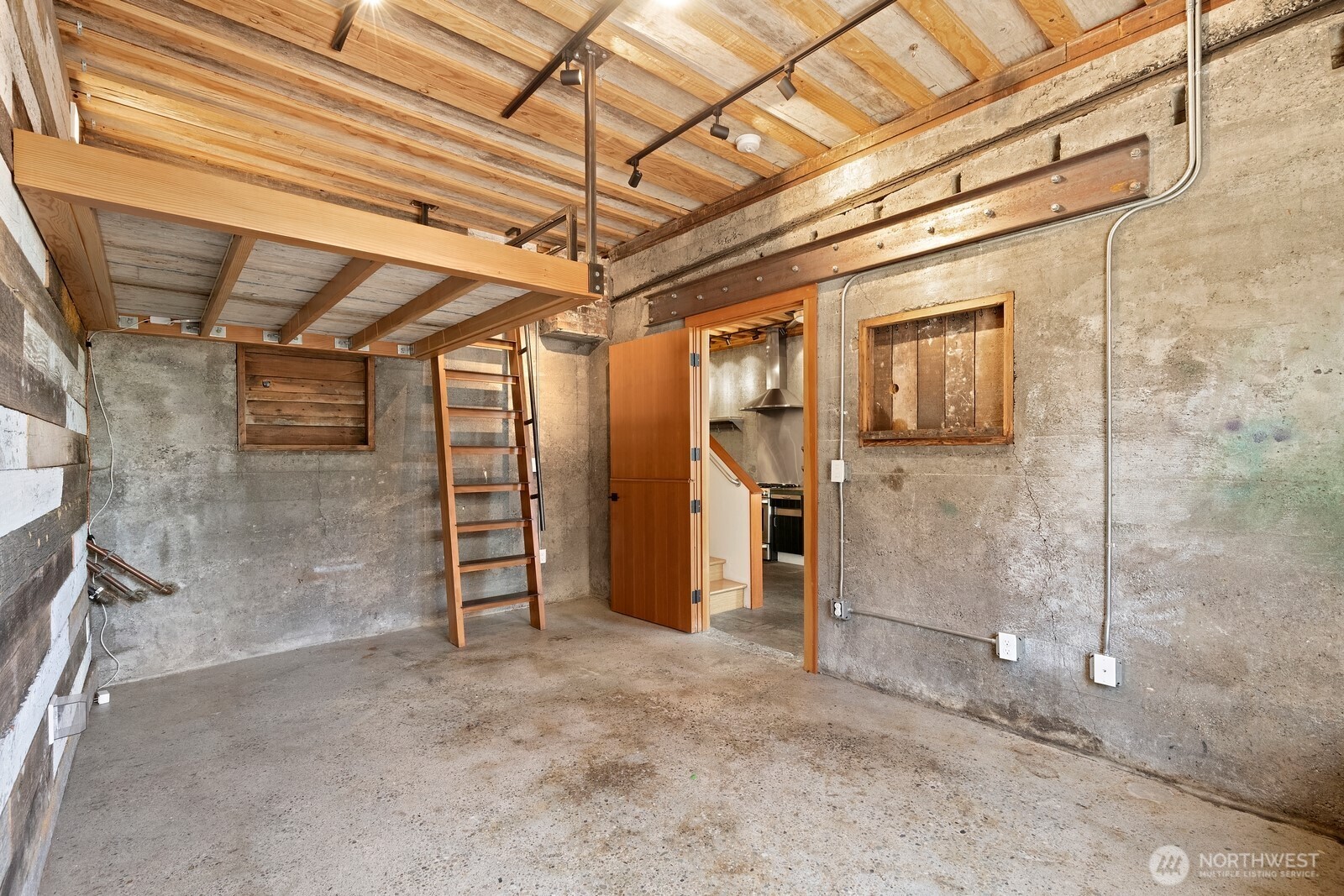 112 18th Avenue Property Photo 11