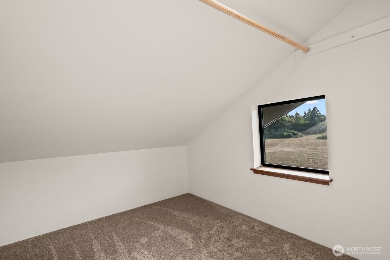 2011 Grandview Road Property Photo 24