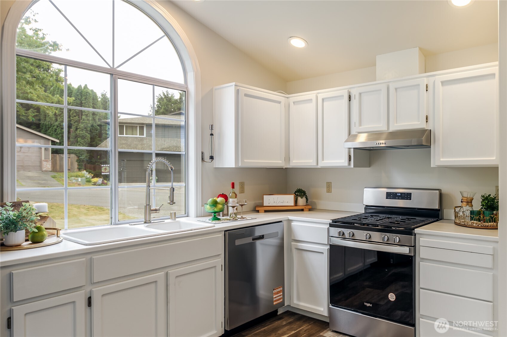 6811 Shady Grove Place Property Photo 13