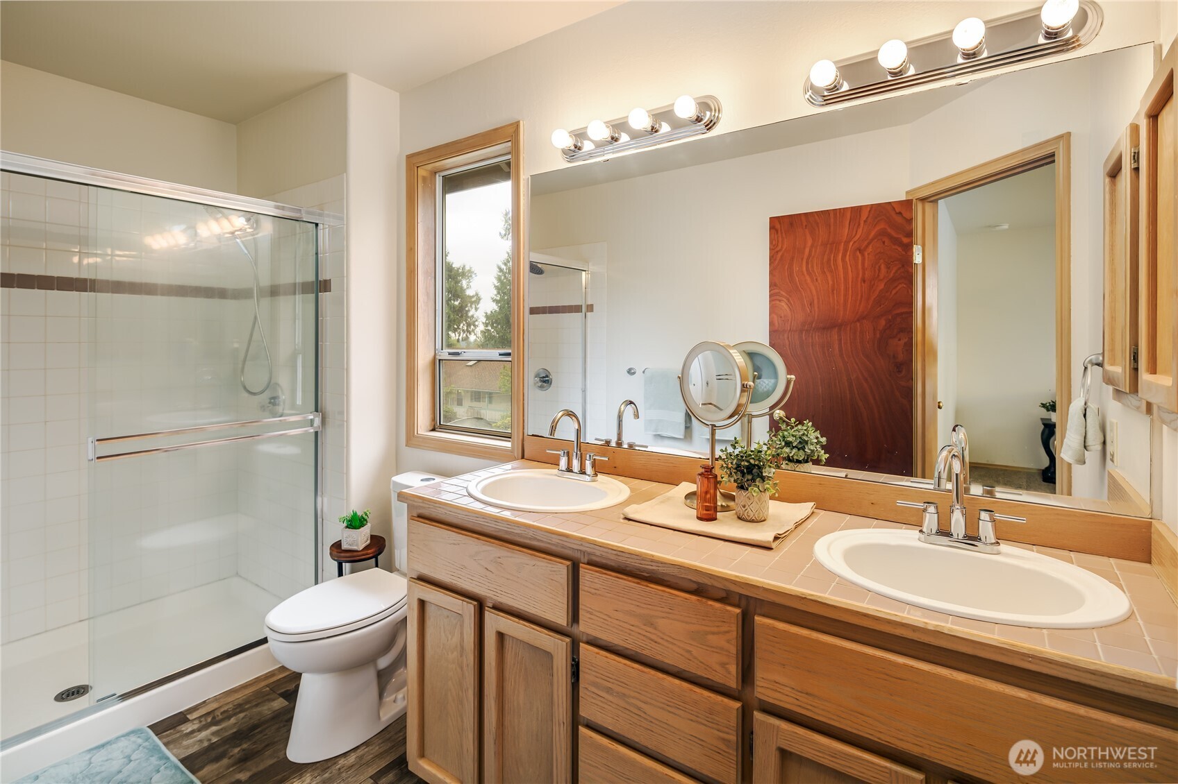 6811 Shady Grove Place Property Photo 29