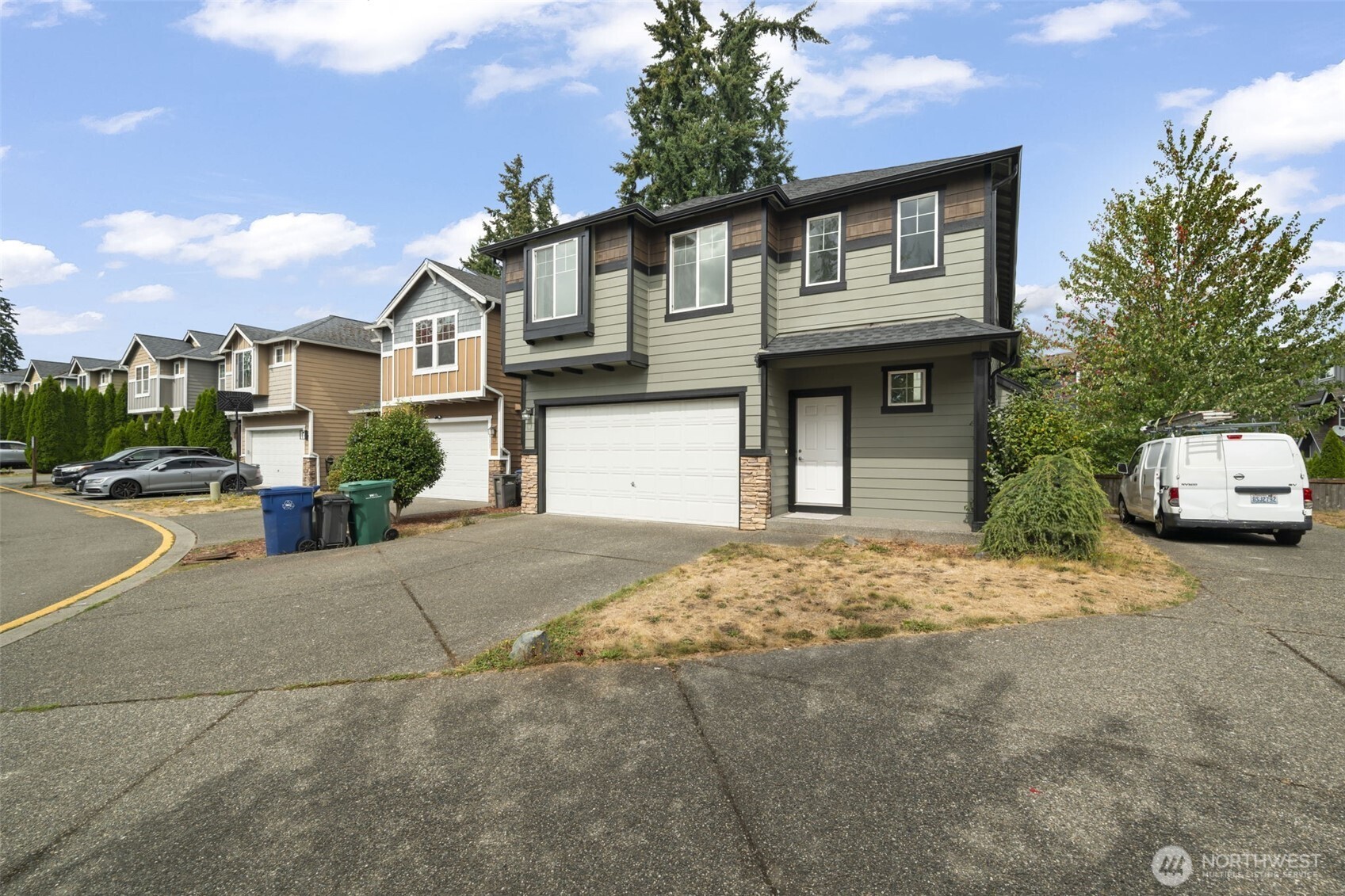 907 141st Place Property Photo 1