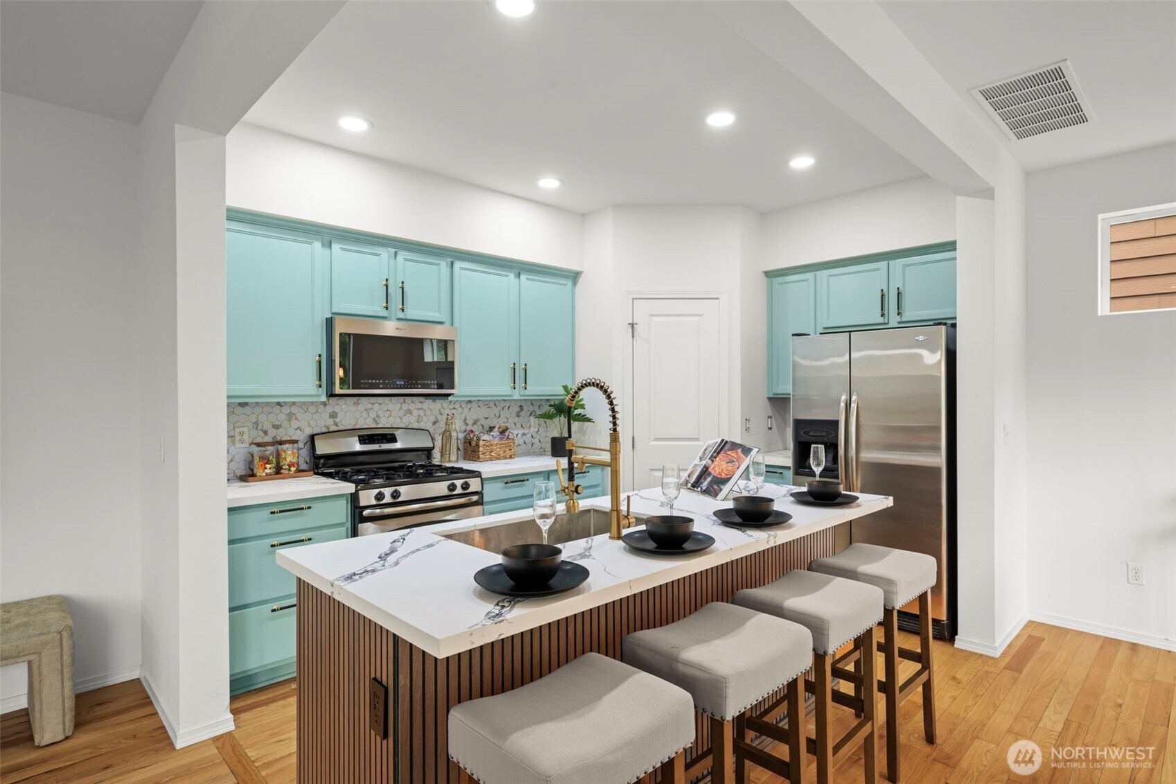 907 141st Place Property Photo 13