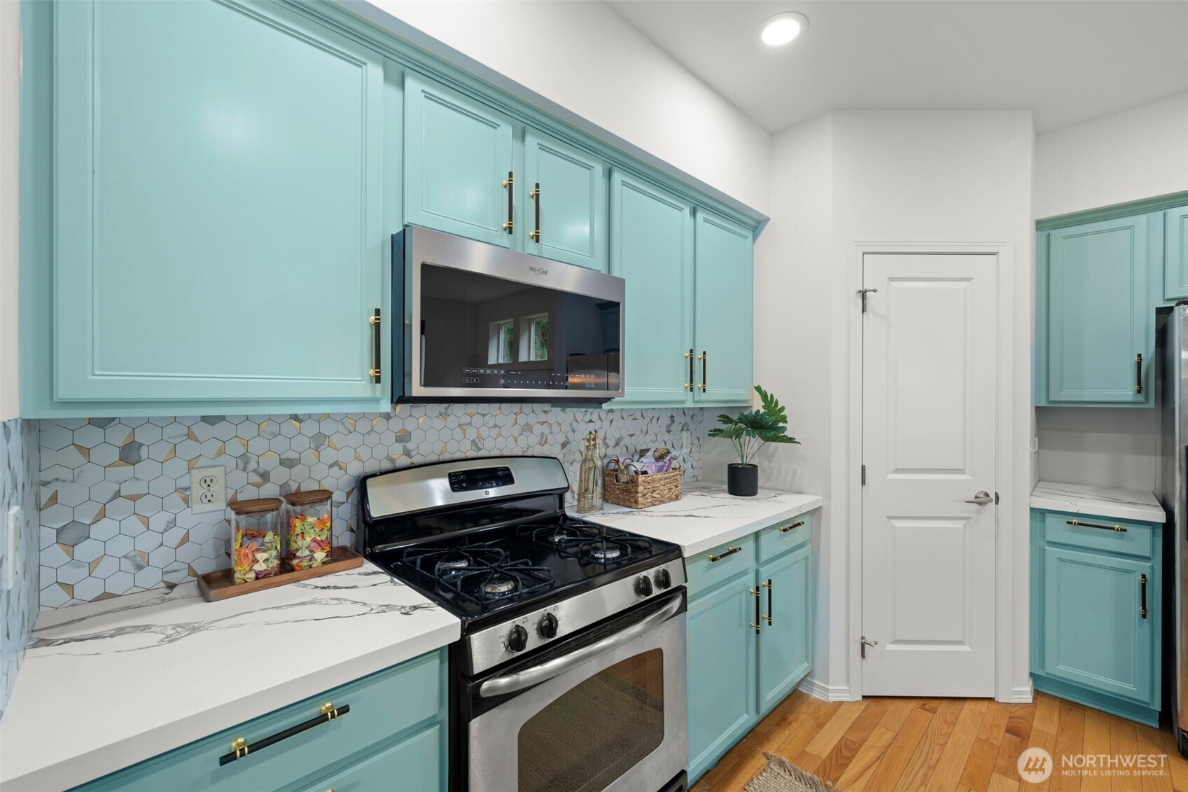 907 141st Place Property Photo 16
