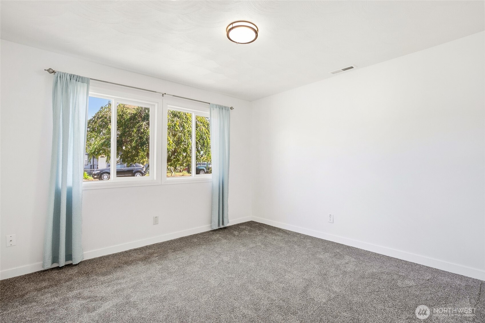 381 N Cascade Street Property Photo 23