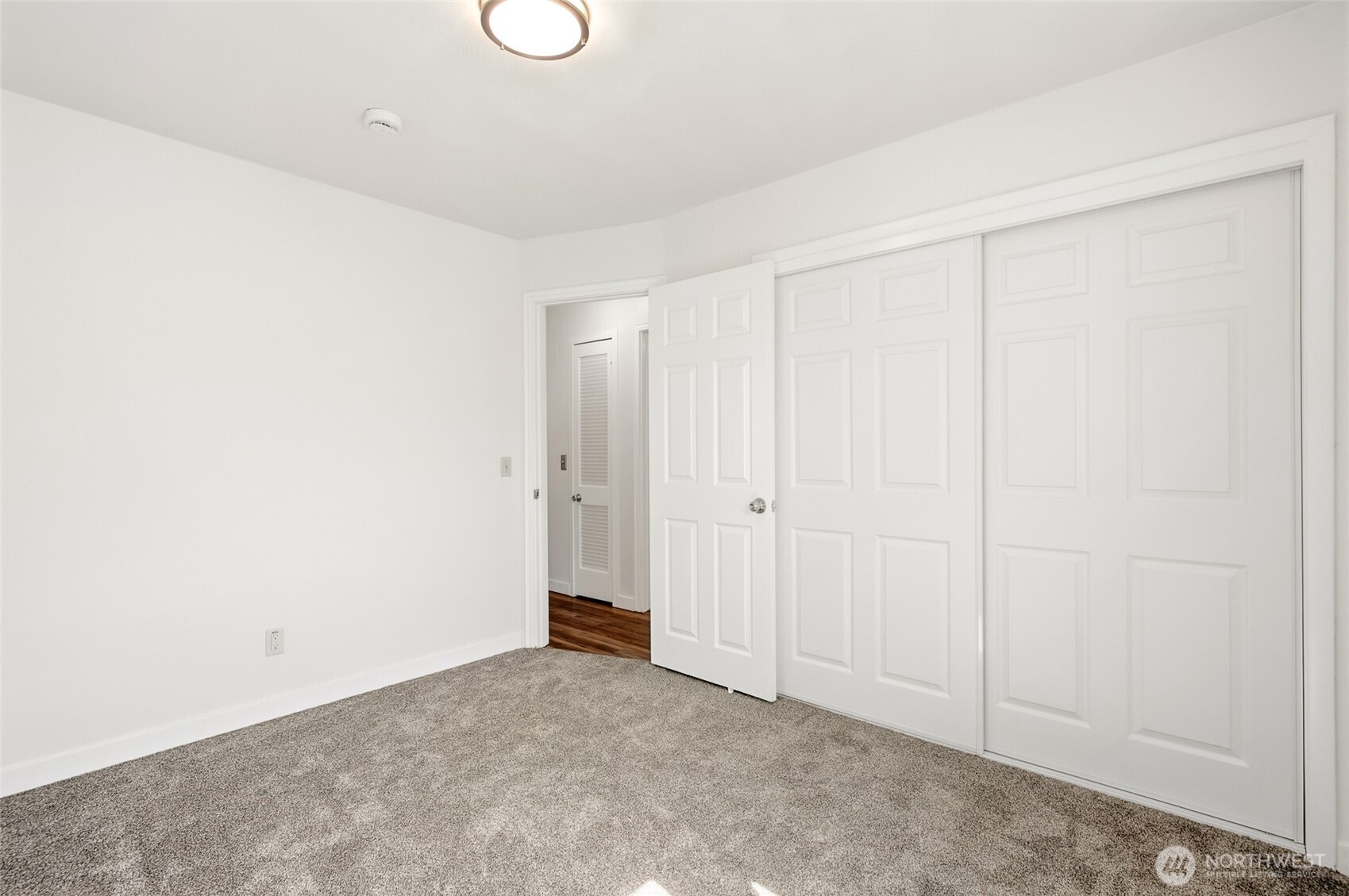 381 N Cascade Street Property Photo 24