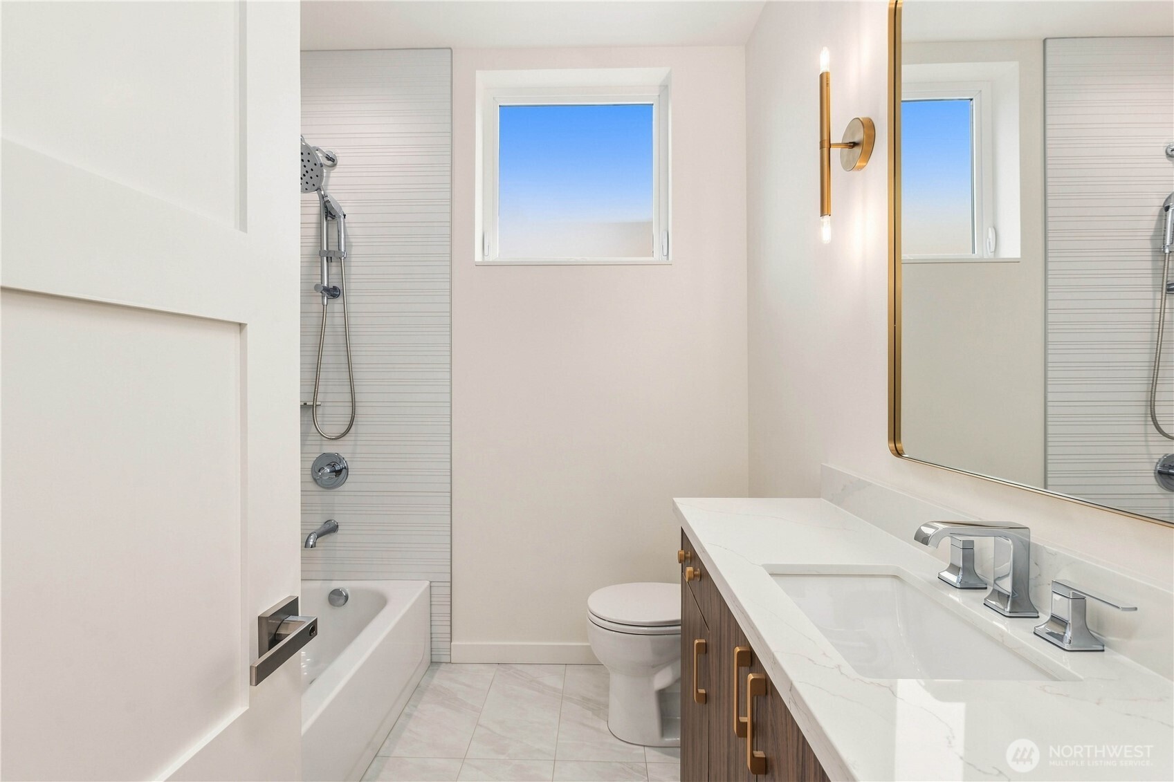 2334 Franklin Avenue E Property Photo 17