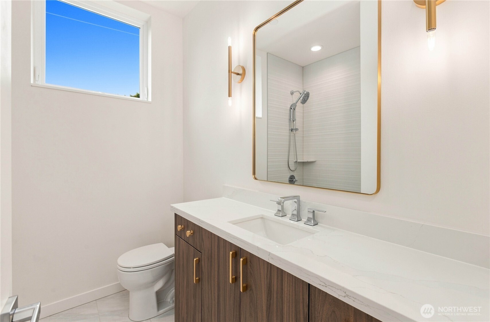 2334 Franklin Avenue E Property Photo 19