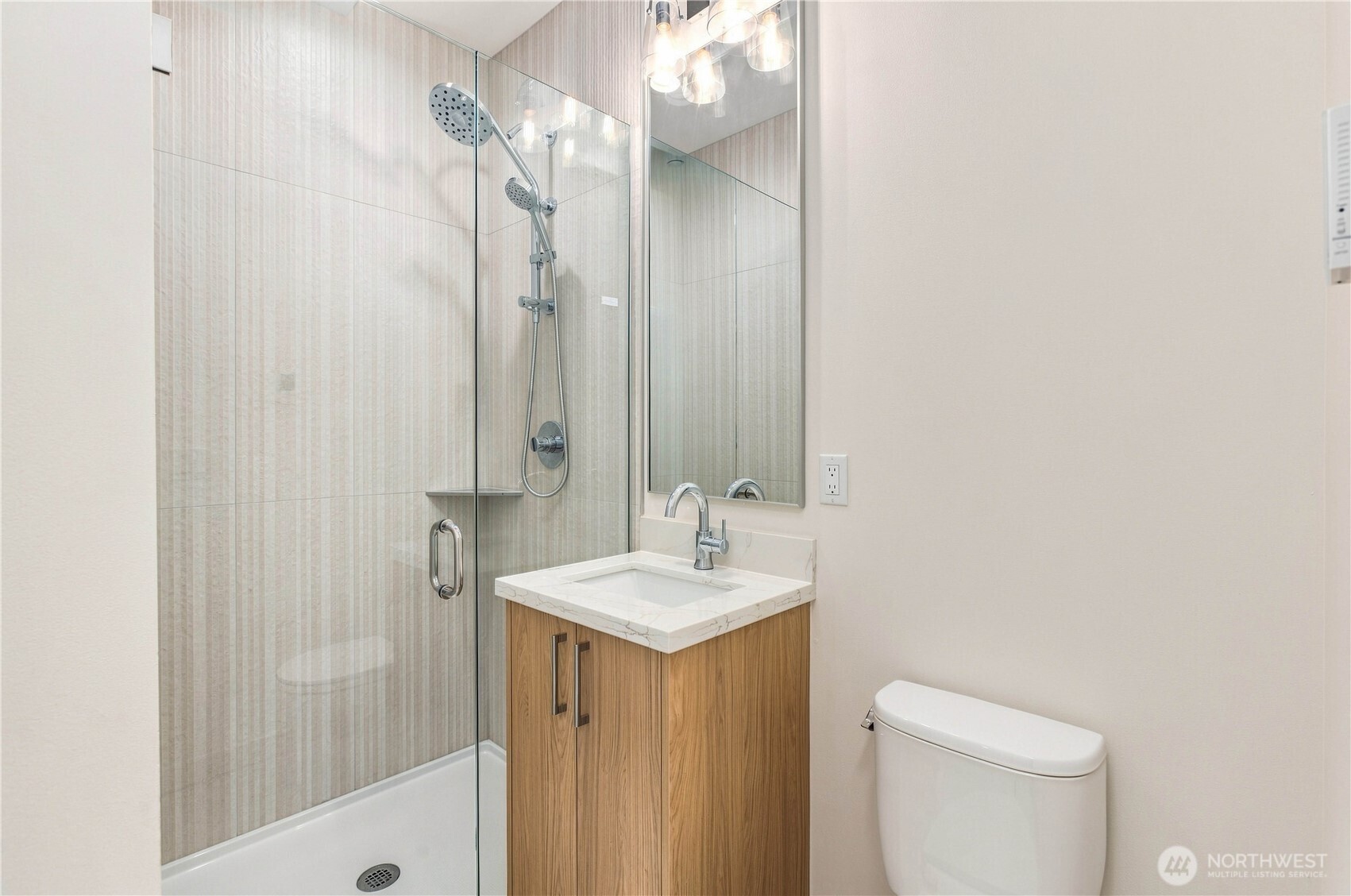 2334 Franklin Avenue E Property Photo 24