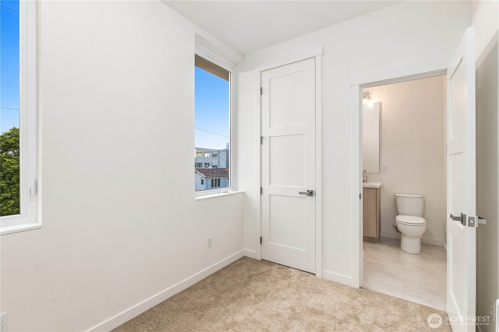 2334 Franklin Avenue E Property Photo 26