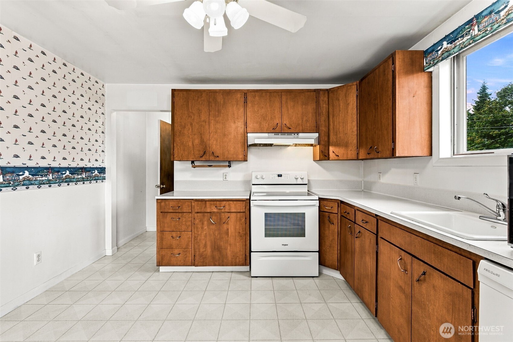 10454 2nd Avenue Property Photo 10