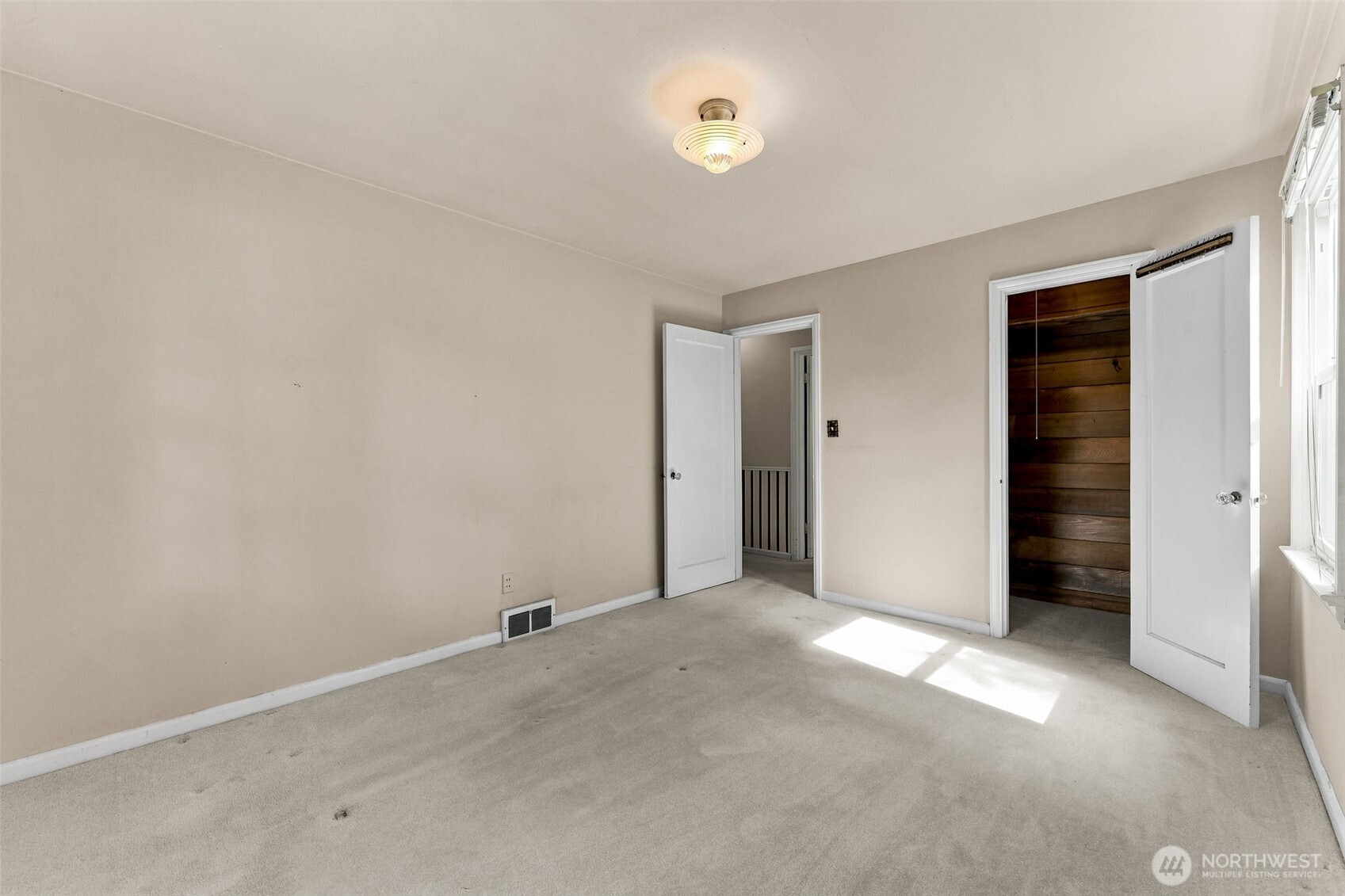 10454 2nd Avenue Property Photo 16
