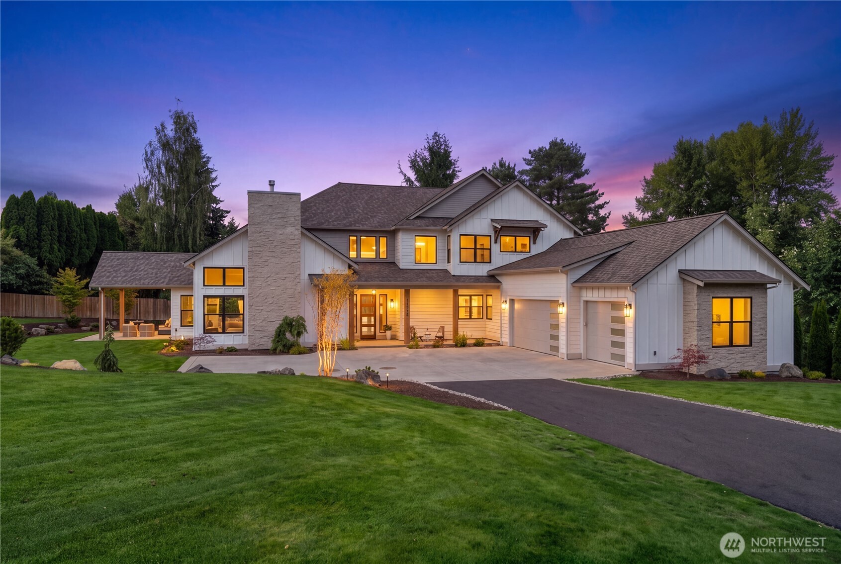 17218 & 17220 Ne Woodinville Duvall Road Property Photo 1