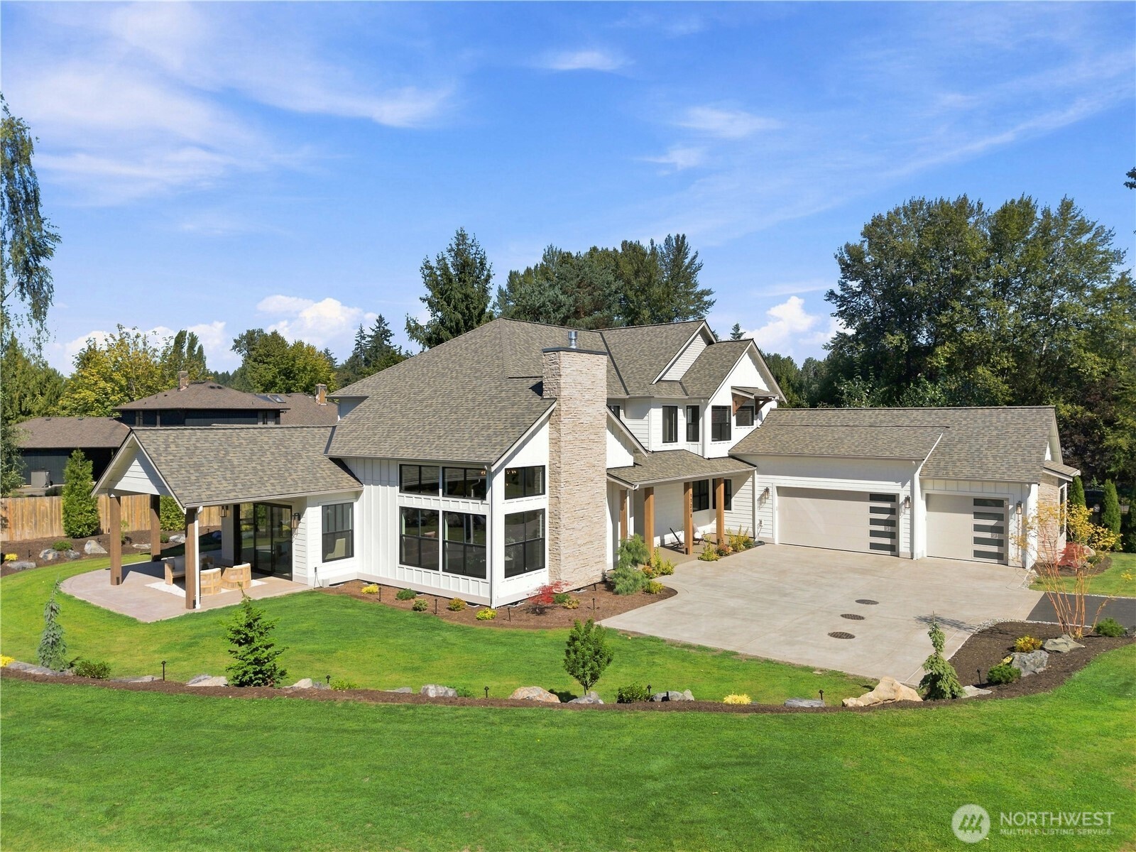 17218 & 17220 Ne Woodinville Duvall Road Property Photo 2